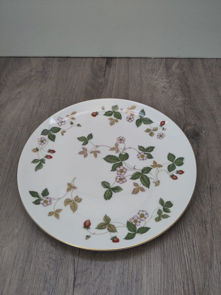Ontbijtbord Wedgwood Wild Strawberry, Ophalen of Verzenden, Zo goed als nieuw, Porselein, Bord of Schaal