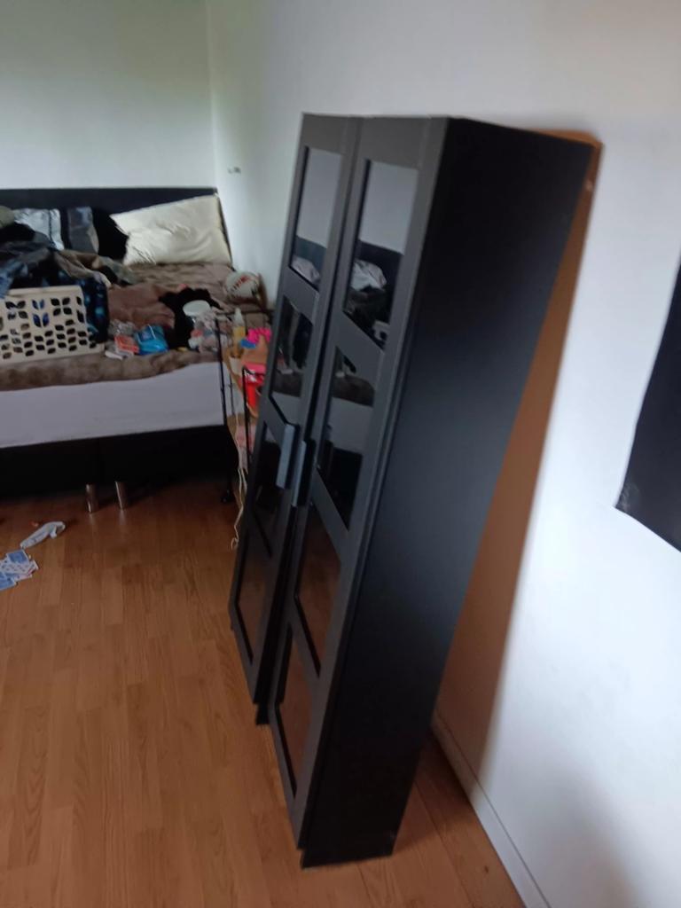 Zwarte kastjes, Ophalen