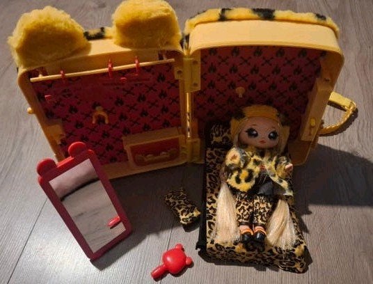 NaNaNa Surprise rugtas met slaapkamer en pop - Leopard, Kinderen en Baby's, Speelgoed | Poppen, Nieuw, Overige typen, Ophalen of Verzenden