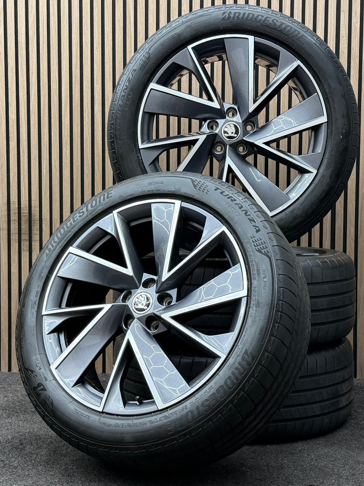Originele 20 inch Skoda Enyaq Elroq 5x112 Bridgestone AO, Auto-onderdelen, Banden en Velgen, Ophalen, ., Banden en Velgen, 235 mm