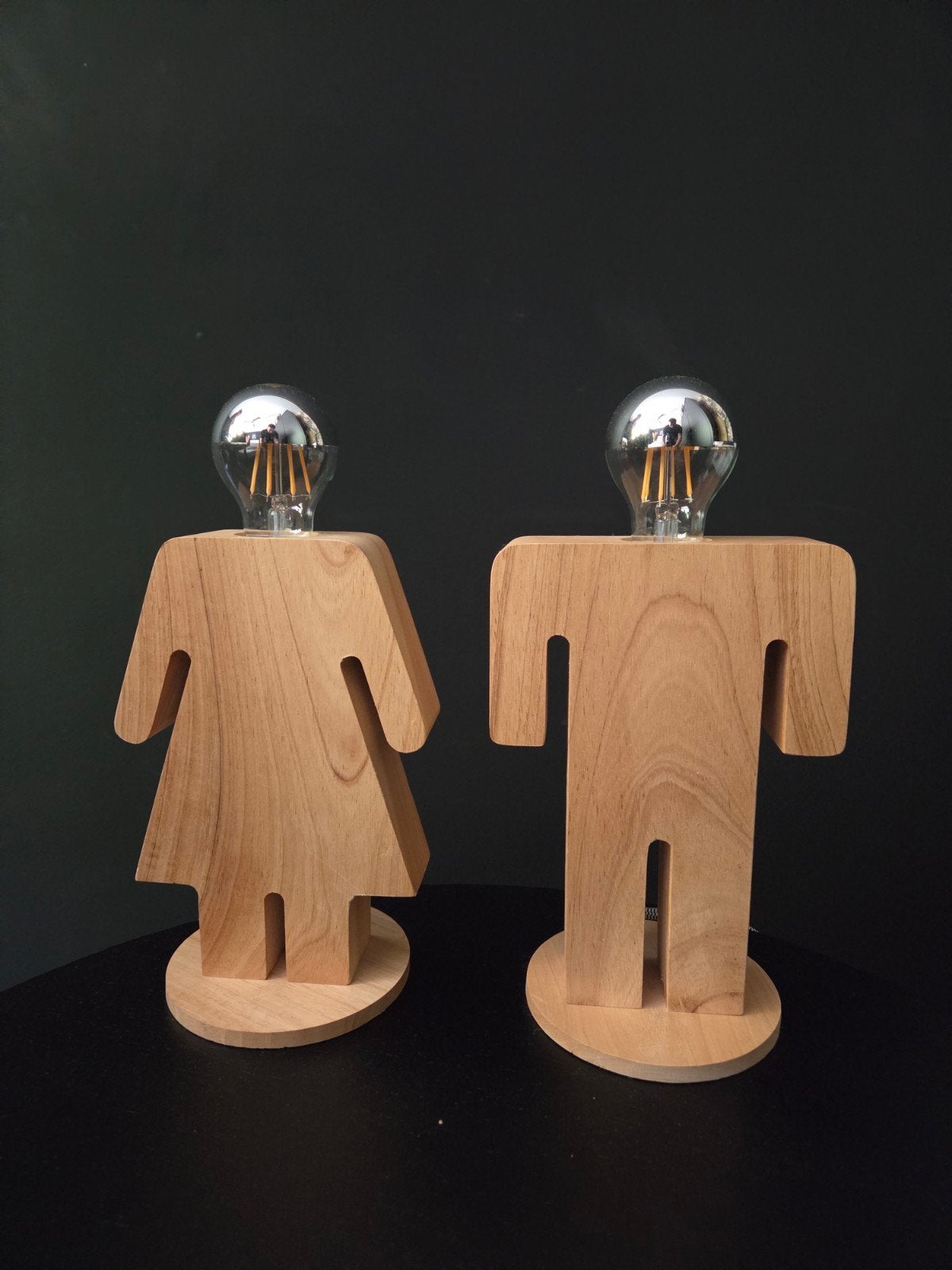 Houten Tafellampen Set: Man en Vrouw Design, Huis en Inrichting, Lampen | Tafellampen, Handgemaakt, Overige merken, Modern, E27 (groot)