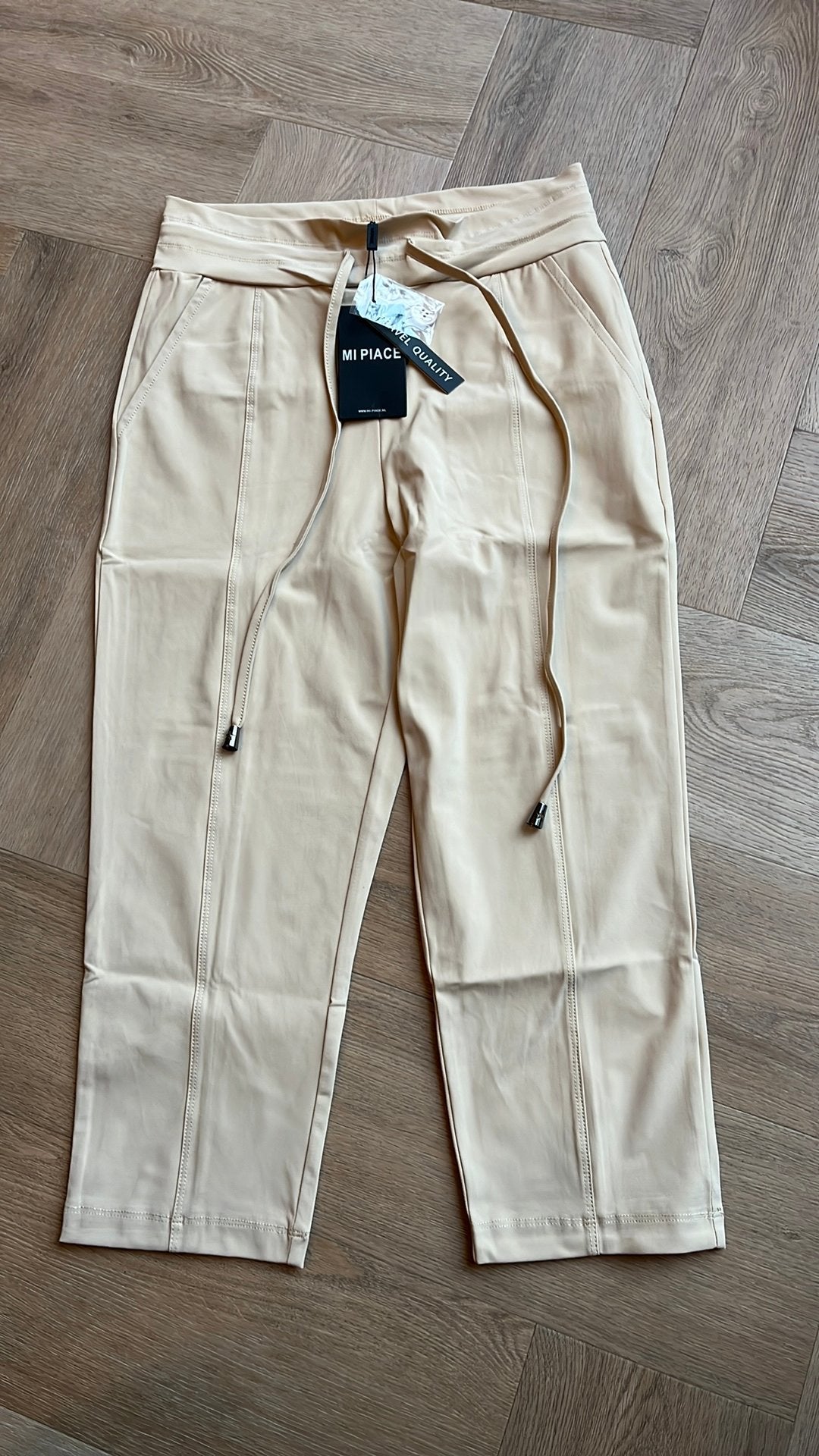 Dames capri broek maat S Mi Piace, Beige, Nieuw, Ophalen of Verzenden, Driekwart