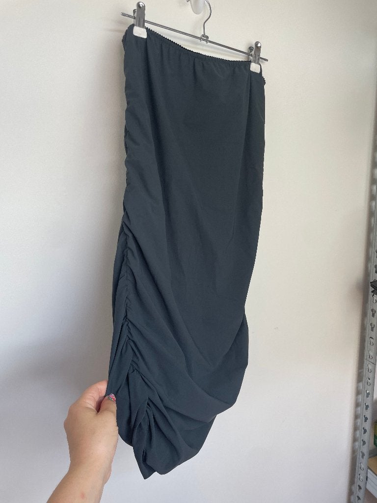 MOQ kokerrok plooien ruching grijs maat L midi travelstof, Maat 38/40 (M), MOQ shop, Info@moqshop.nl, Ophalen of Verzenden