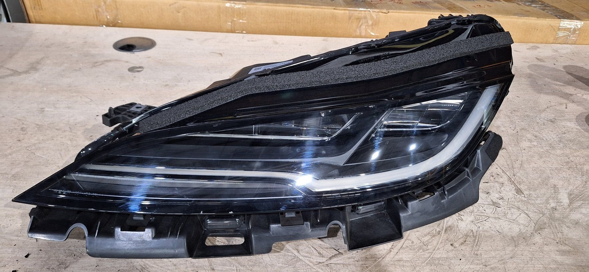Originele Tesla Model 3 (Highland) Matrix Full LED Koplamp L