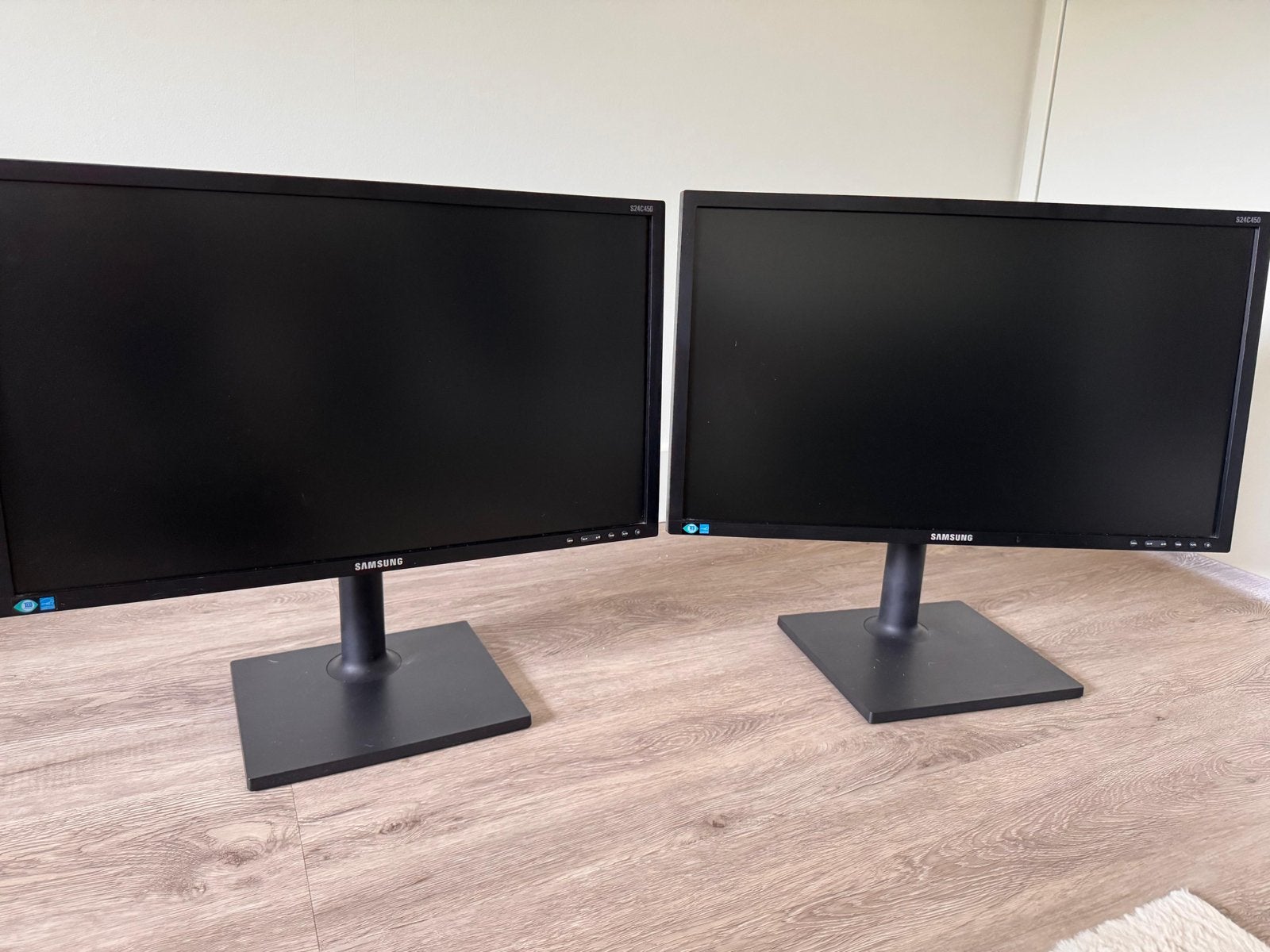 2x Samsung S24C450 24 inch monitoren met kabels, Gebruikt, Kantelbaar, Full HD, DisplayPort