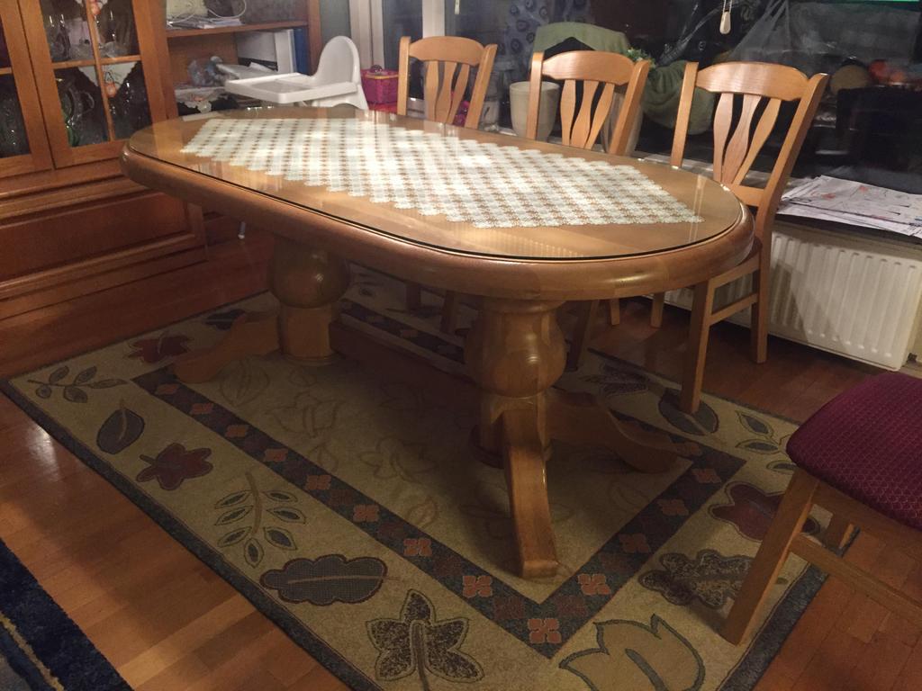Ovale eettafel met glazen blad en houten onderstel, Huis en Inrichting, Tafels | Eettafels, Gebruikt, 100 tot 150 cm, Vier personen