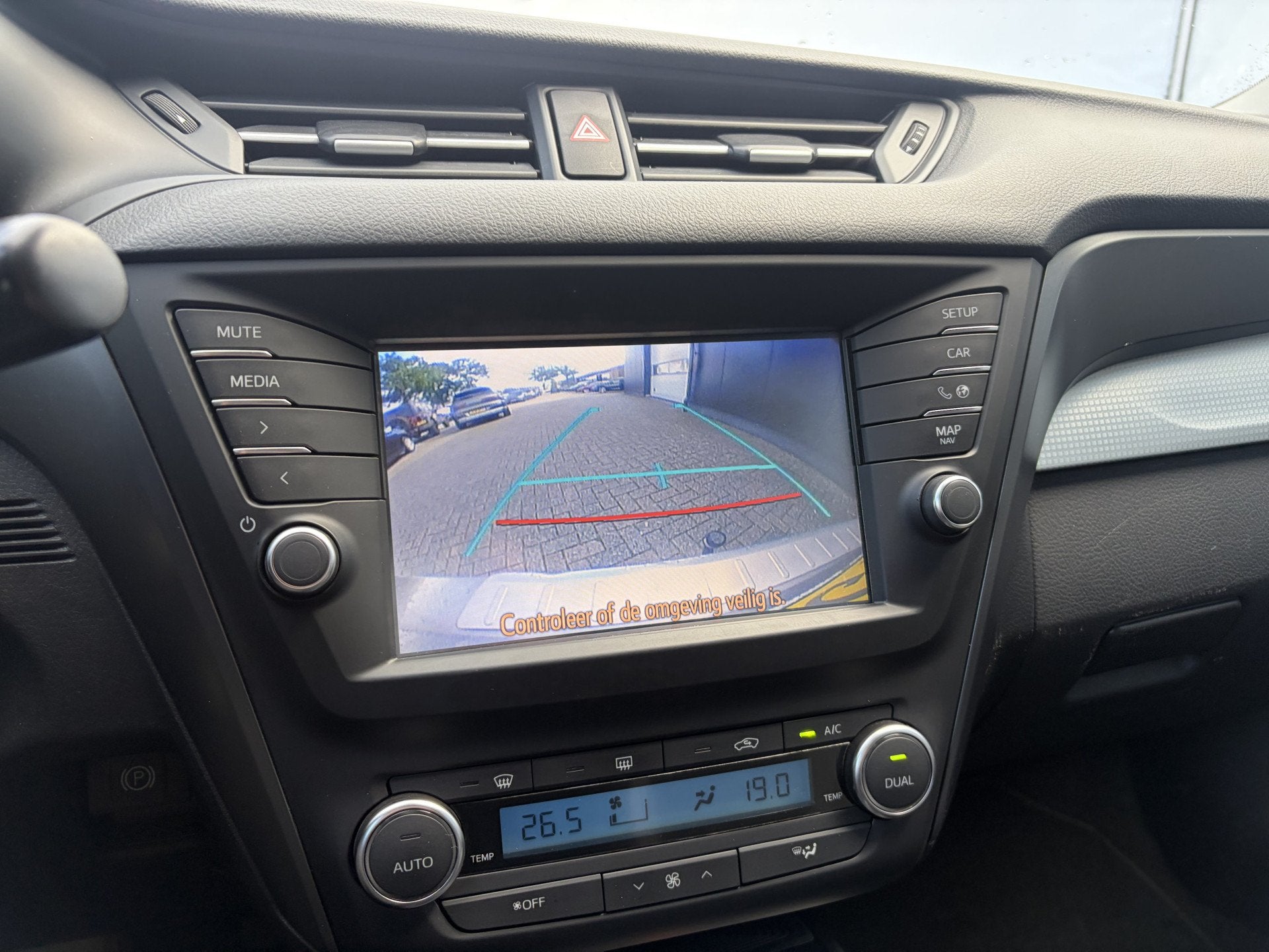 Foto 6 van Toyota Avensis Touring Sports 1.8 VVT-i Lease Pro Automaat T