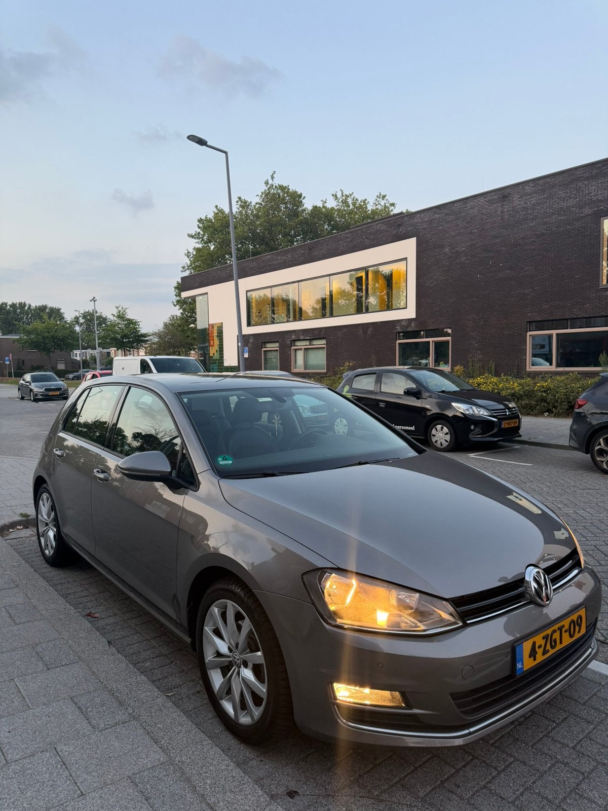 Volkswagen Golf 1.2 TSI 77KW 5D DSG 2015 Grijs, 4 cilinders, 620 kg, Origineel Nederlands, 1151 kg