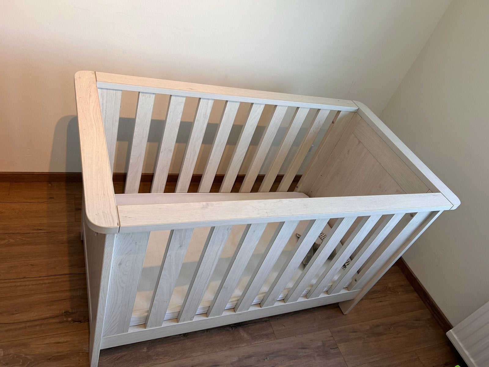 Babykamer set: Ledikant, Commode en Kledingkast, Gebruikt, 70 tot 85 cm, Lattenbodem, 140 tot 160 cm