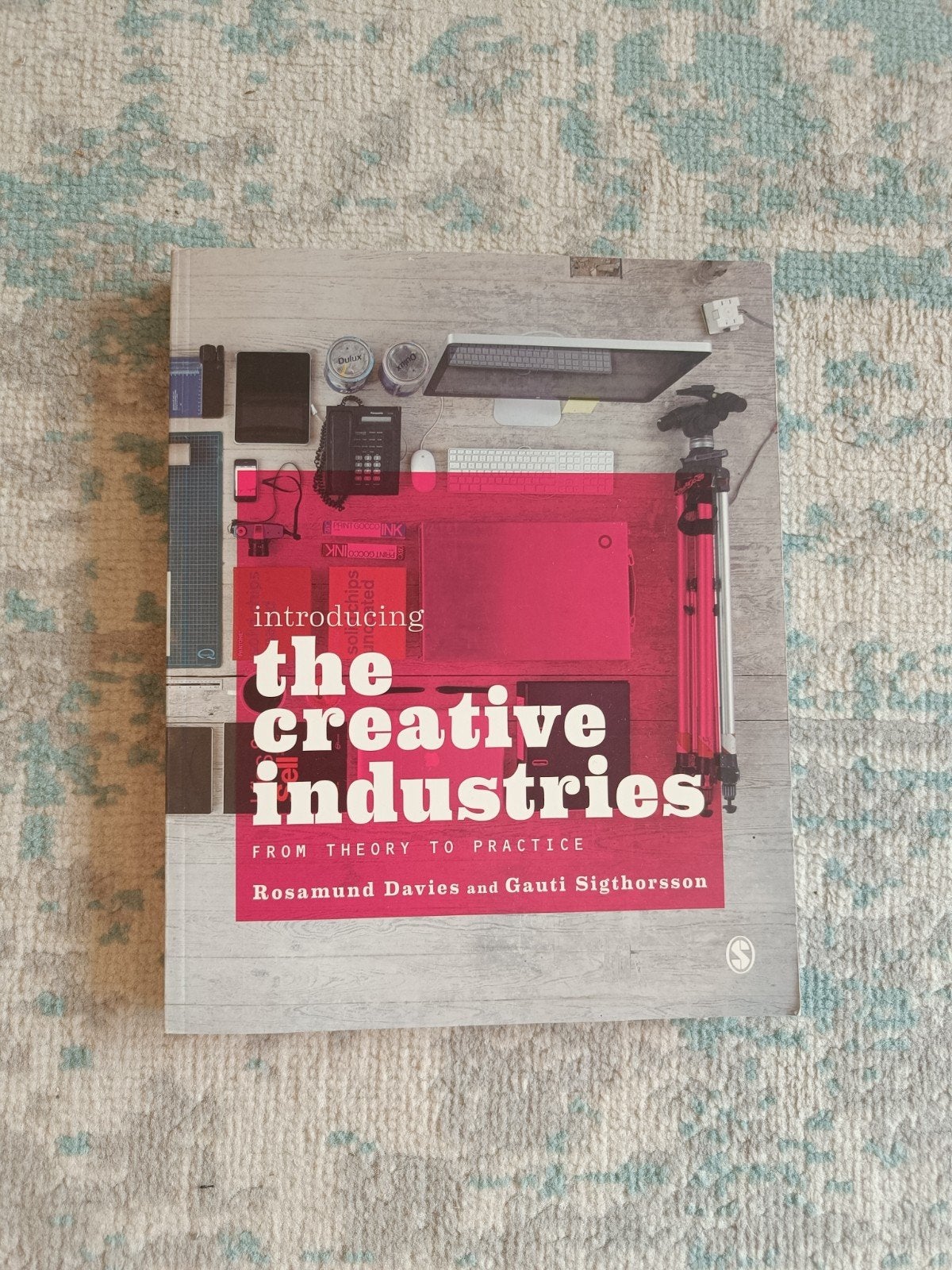 the creative industries boek rosamund davies sigthorsson, Boeken, Ophalen of Verzenden, Zo goed als nieuw, WO