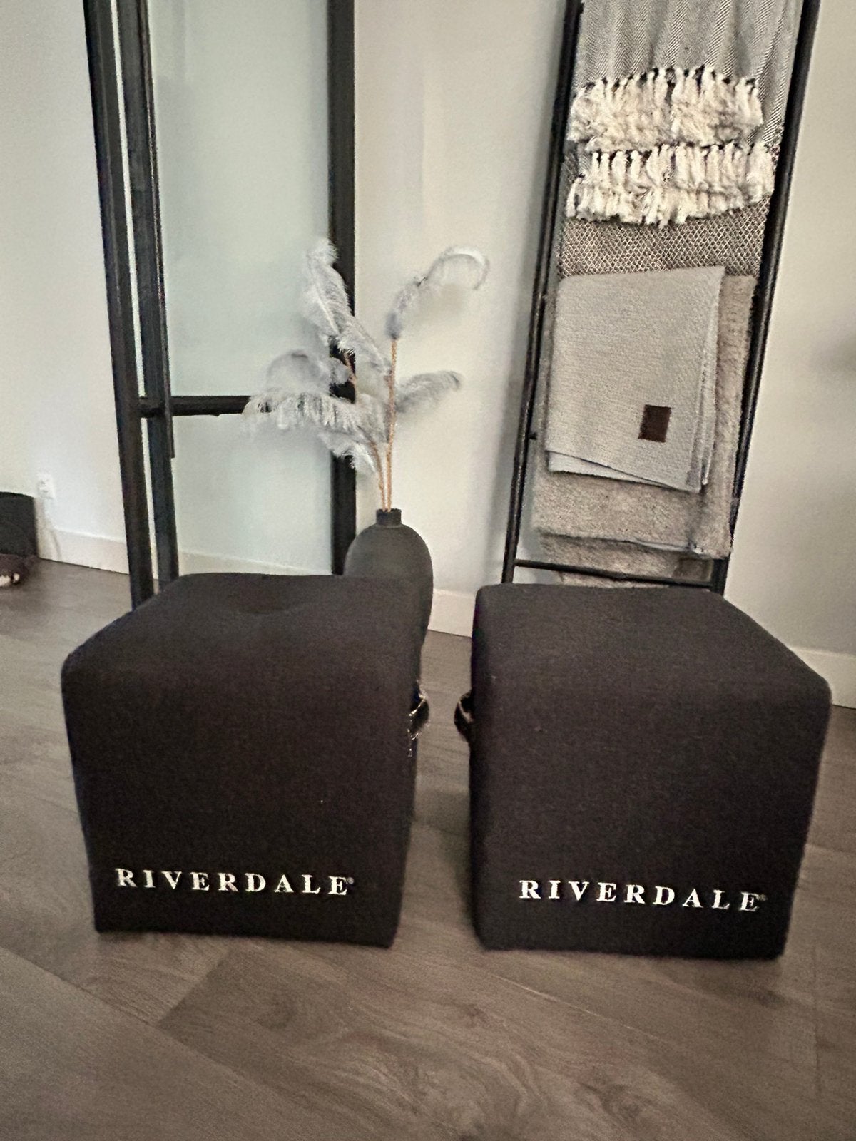 2 poefen Riverdale, Ophalen, Minder dan 50 cm, Vierkant, Minder dan 50 cm