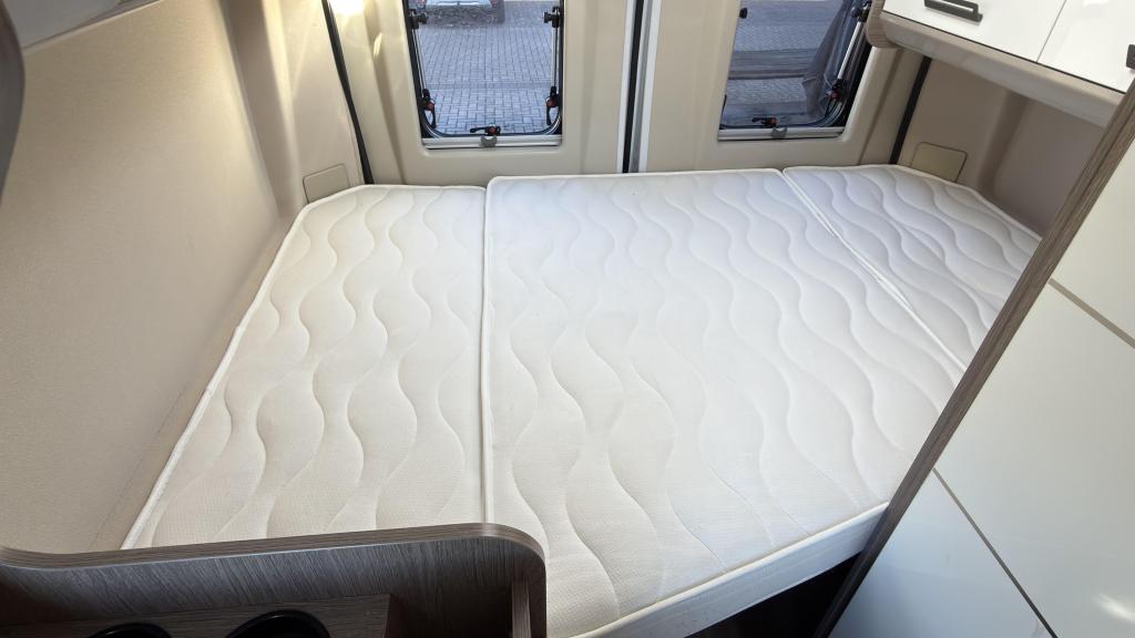 Nieuwstaat met Levelsysteem De Chausson V594 S '2023 37dkm, Airbags, Tot en met 2, Buitenlamp, Cassettetoilet