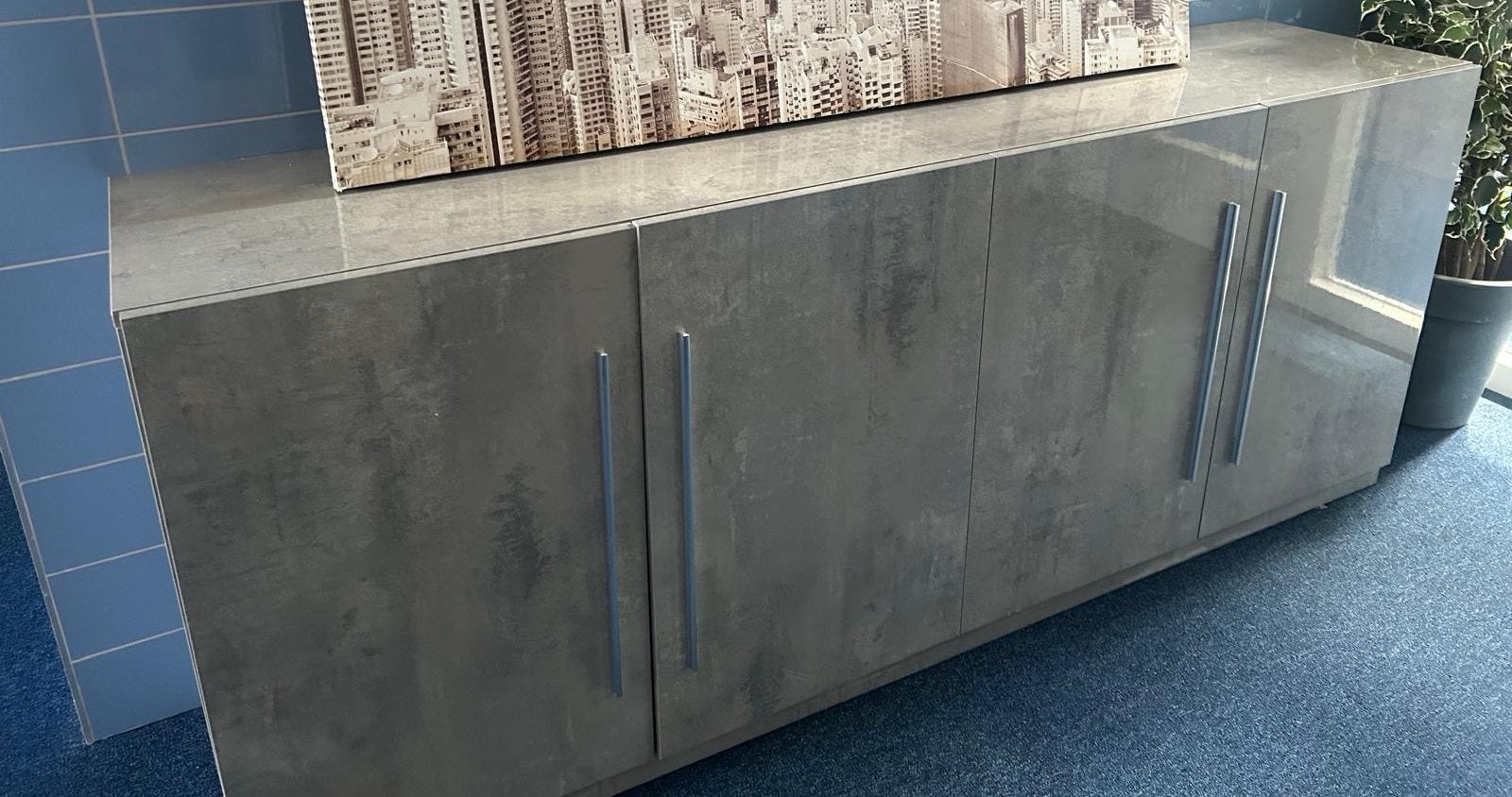 Modern dressoir in zeer nette staat, Ophalen, Zo goed als nieuw, 200 cm of meer, Modern