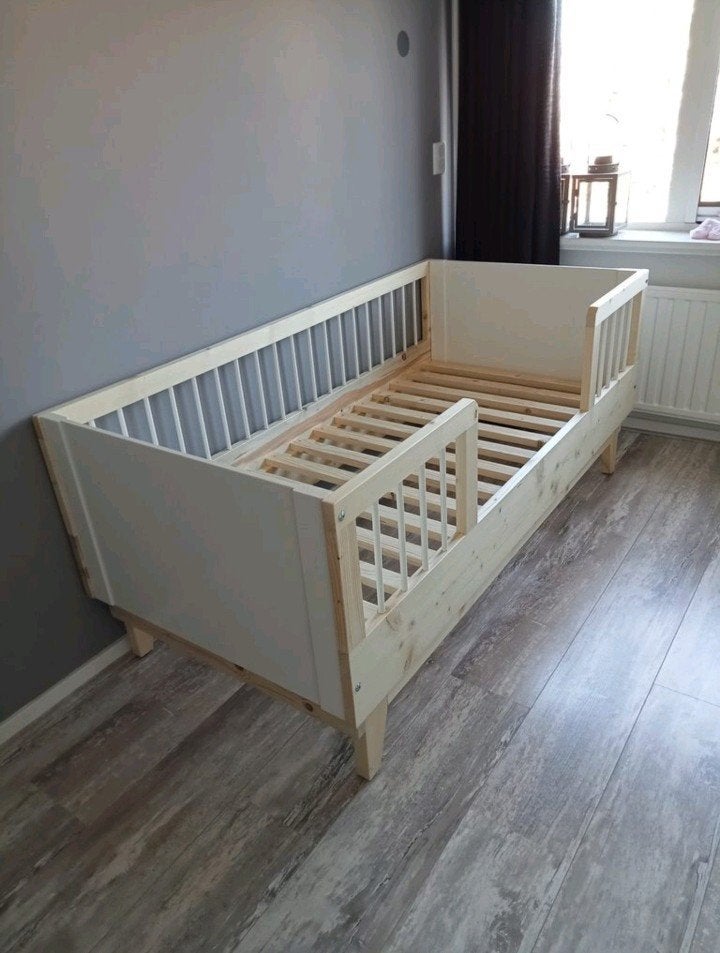 peuter bed 70 x 150, Ophalen, Zo goed als nieuw, 140 tot 160 cm, 70 tot 85 cm