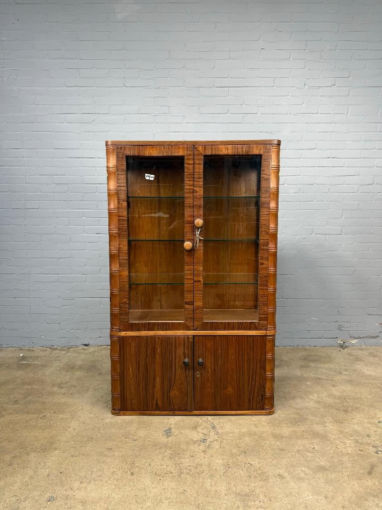 Vintage Art Deco vitrinekast van notenhout, Ophalen of Verzenden