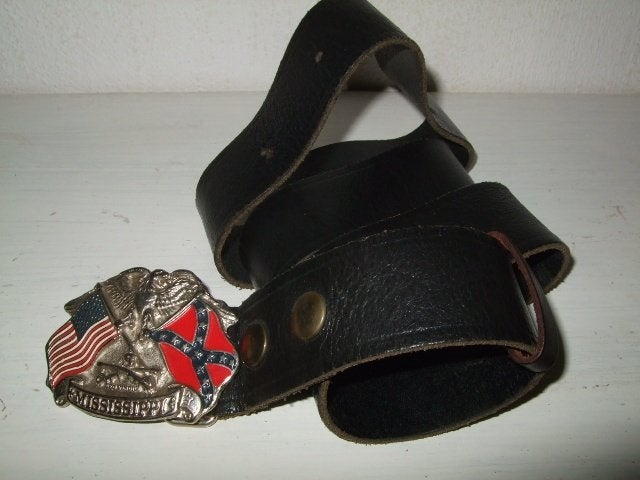 zwarte lederen riem met buckle 115 cm € 25,00, Ophalen of Verzenden, 115 cm of meer, Riem of Ceintuur, Gedragen