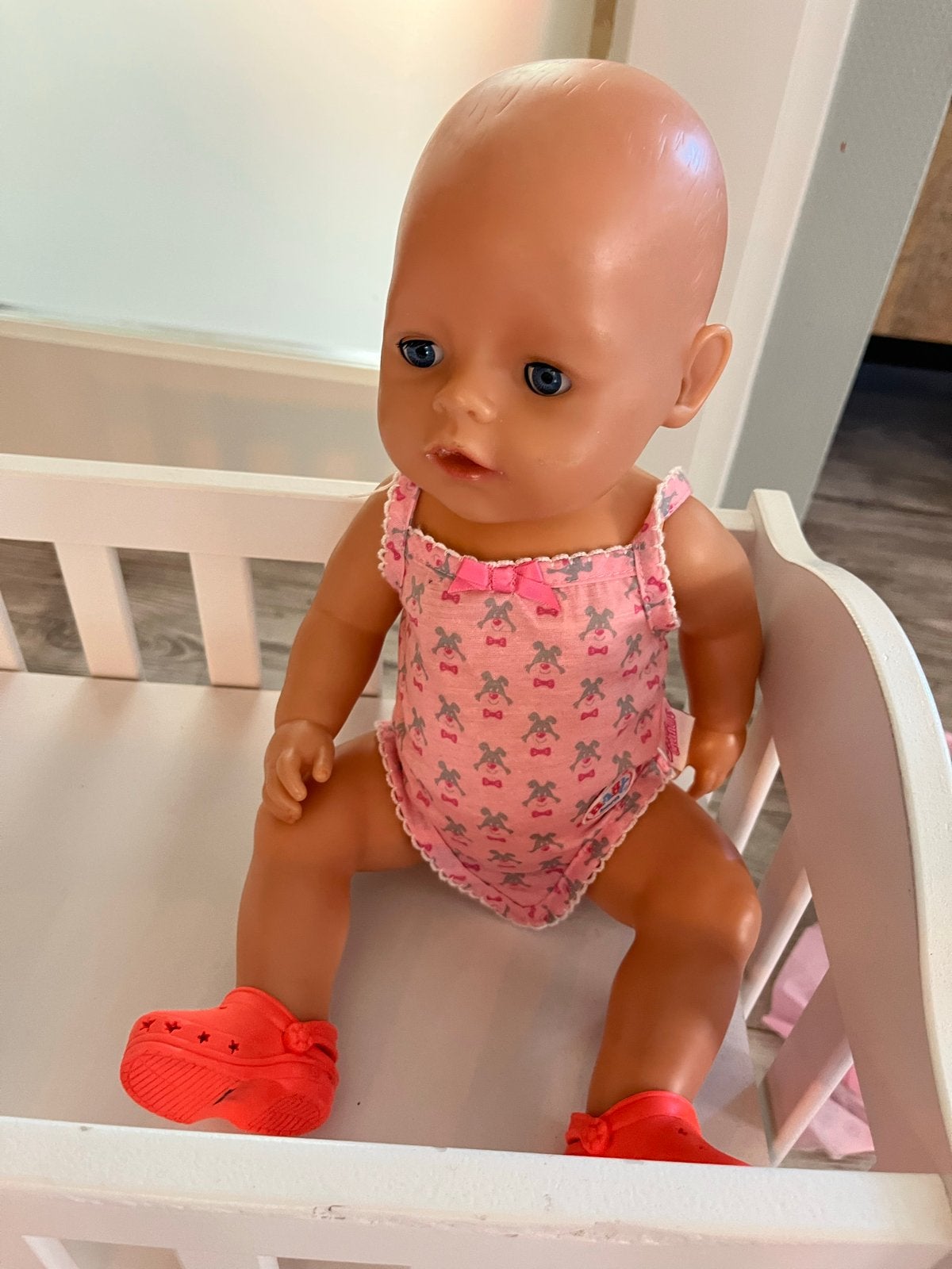 Baby Born pop met wiegje en uitgebreide kledingcollectie, Kinderen en Baby's, Ophalen of Verzenden, Gebruikt, Babypop