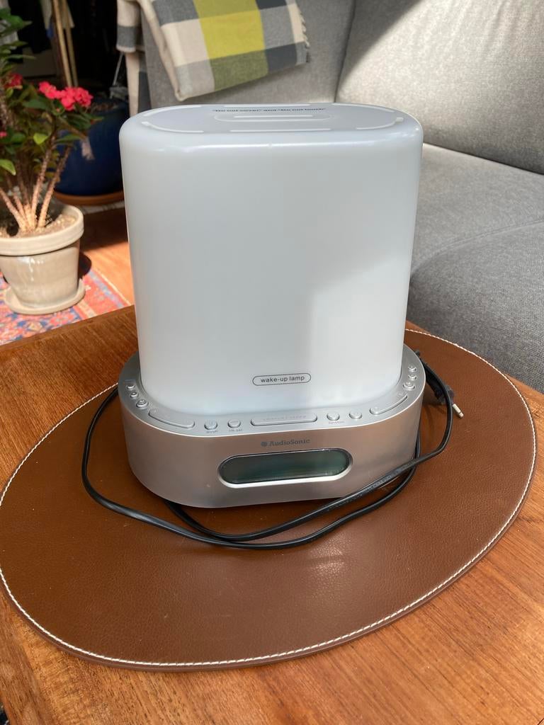 AudioSonic wake-up lamp with light, sound and radio function, Witgoed en Apparatuur, Wekkers, Ophalen, Zo goed als nieuw, Digitaal