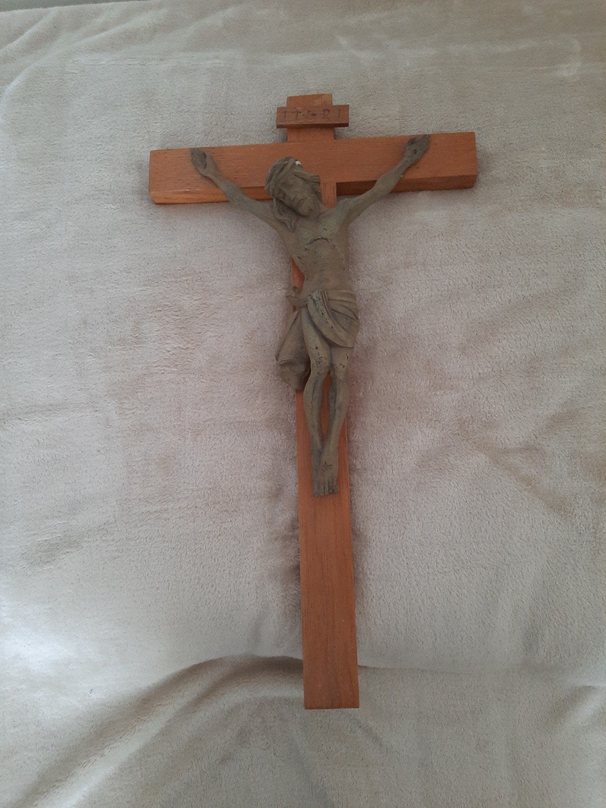 Houten kruisbeeld met corpus van Jezus, Ophalen