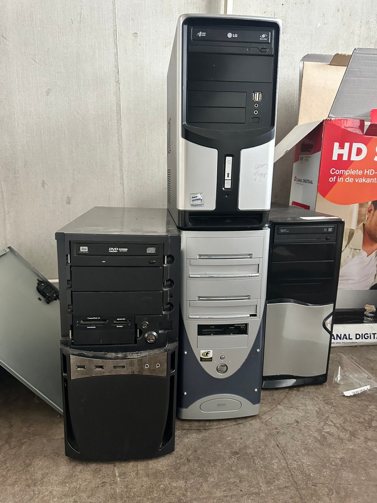 Partij oude pc,s, Computers en Software, Ophalen, Gebruikt, Onbekend
