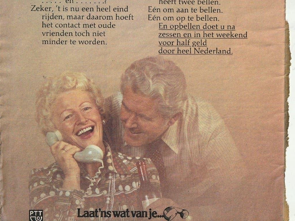 Retro reclame 1975 PTT telecommunicatie bel ze toch op, Verzenden, Overige typen
