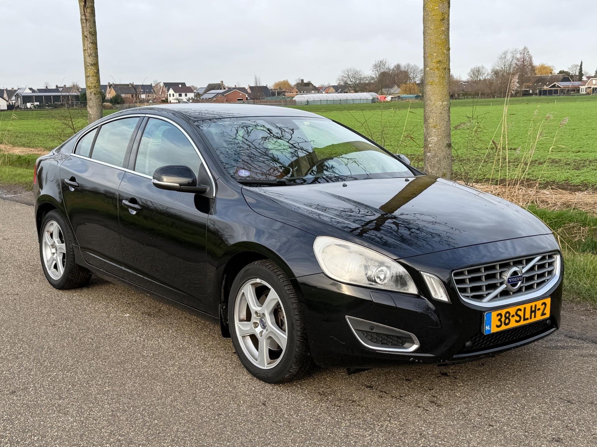 Volvo S60 1.6 T4F Summum AUT 1e Eigenaar APK 10-2026 Leder, Auto's, Gebruikt, 4 cilinders, S60, Zwart
