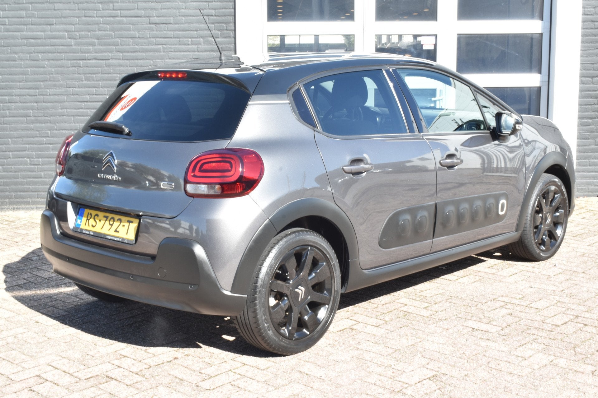 Citroën C3 PureTech 110 Shine Navigatie | Airco | Camera ac, Voorwielaandrijving, 1199 cc, 49 €/maand, Origineel Nederlands