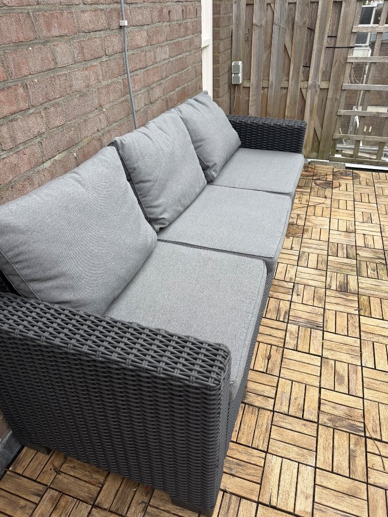 Loungeset buiten (driesit) inclusief kussens & hockers (2x), Ophalen, Kunststof, Gebruikt, 3 zitplaatsen