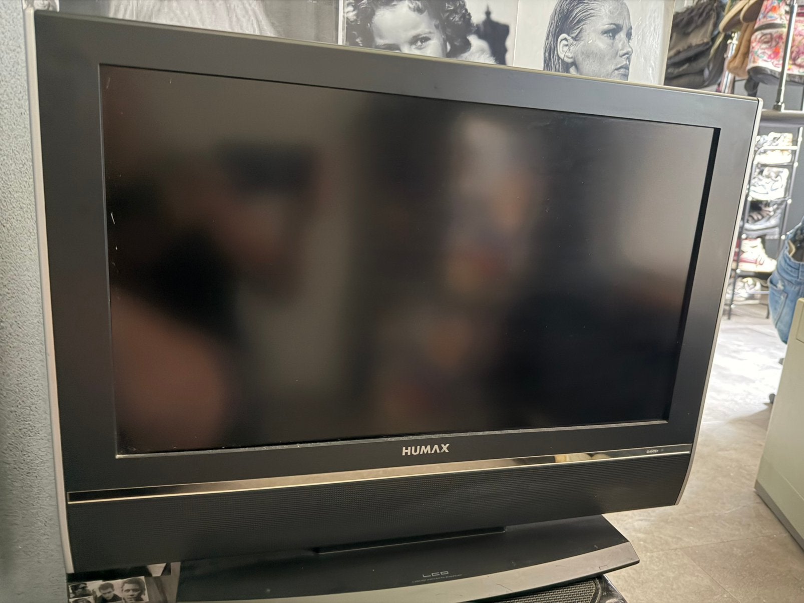 HUMAX TV 58 cm diagonaal met afst bediening, Ophalen, Zo goed als nieuw, 50 Hz, Overige merken