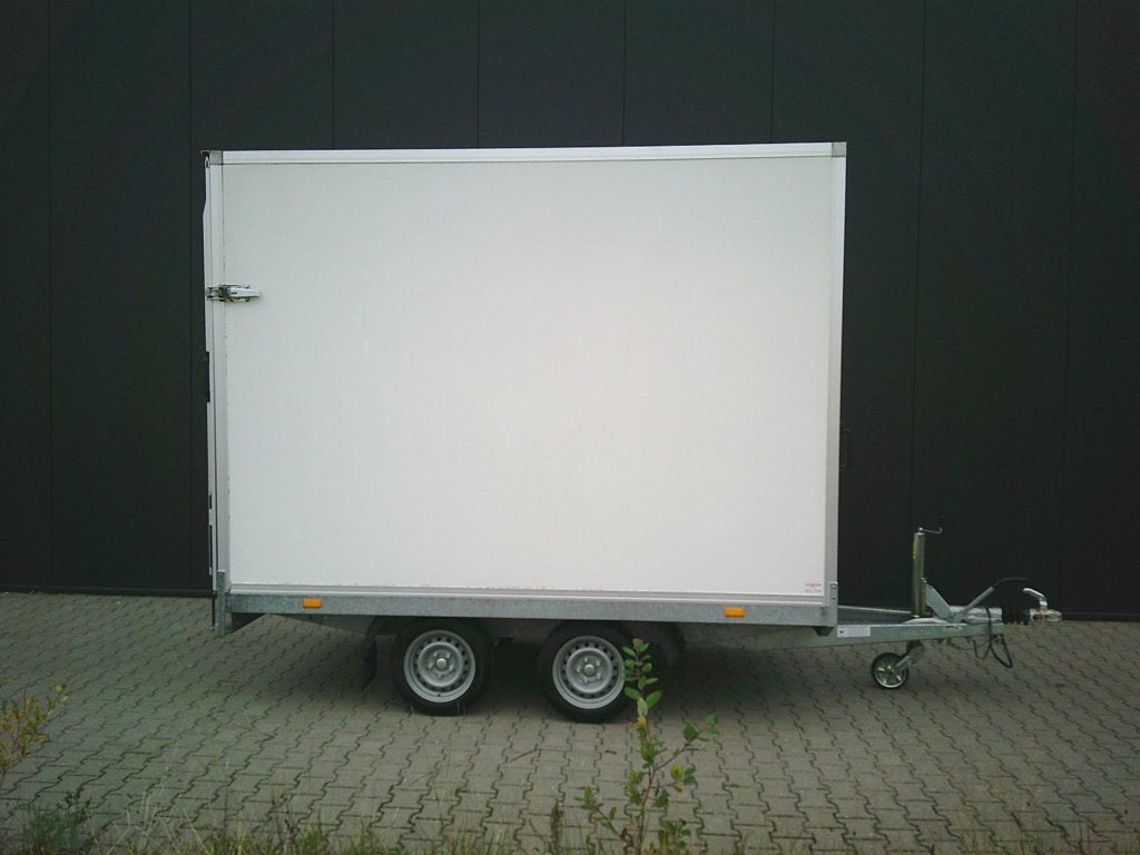 Gesloten plateauwagen met achterklep. 305x180x210 cm. Hapert, Gebruikt, Ophalen, Niet ingevuld, Niet ingevuld