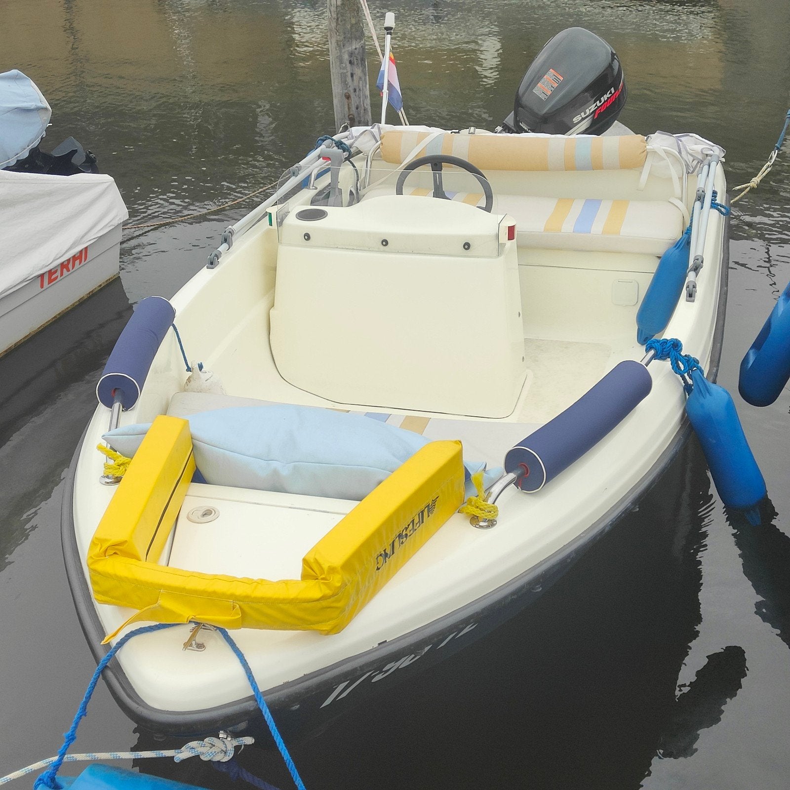 Stijlvolle consoleboot met Suzuki buitenboordmotor met Trail, Watersport en Boten, Benzine, Overige merken, Gebruikt, 4 m