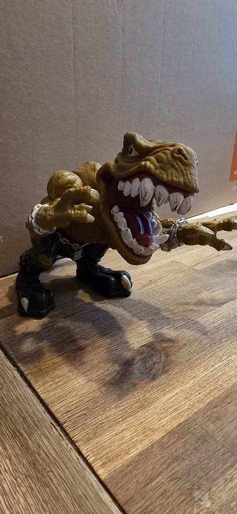 Street Sharks T-bone, Ophalen of Verzenden, Gebruikt