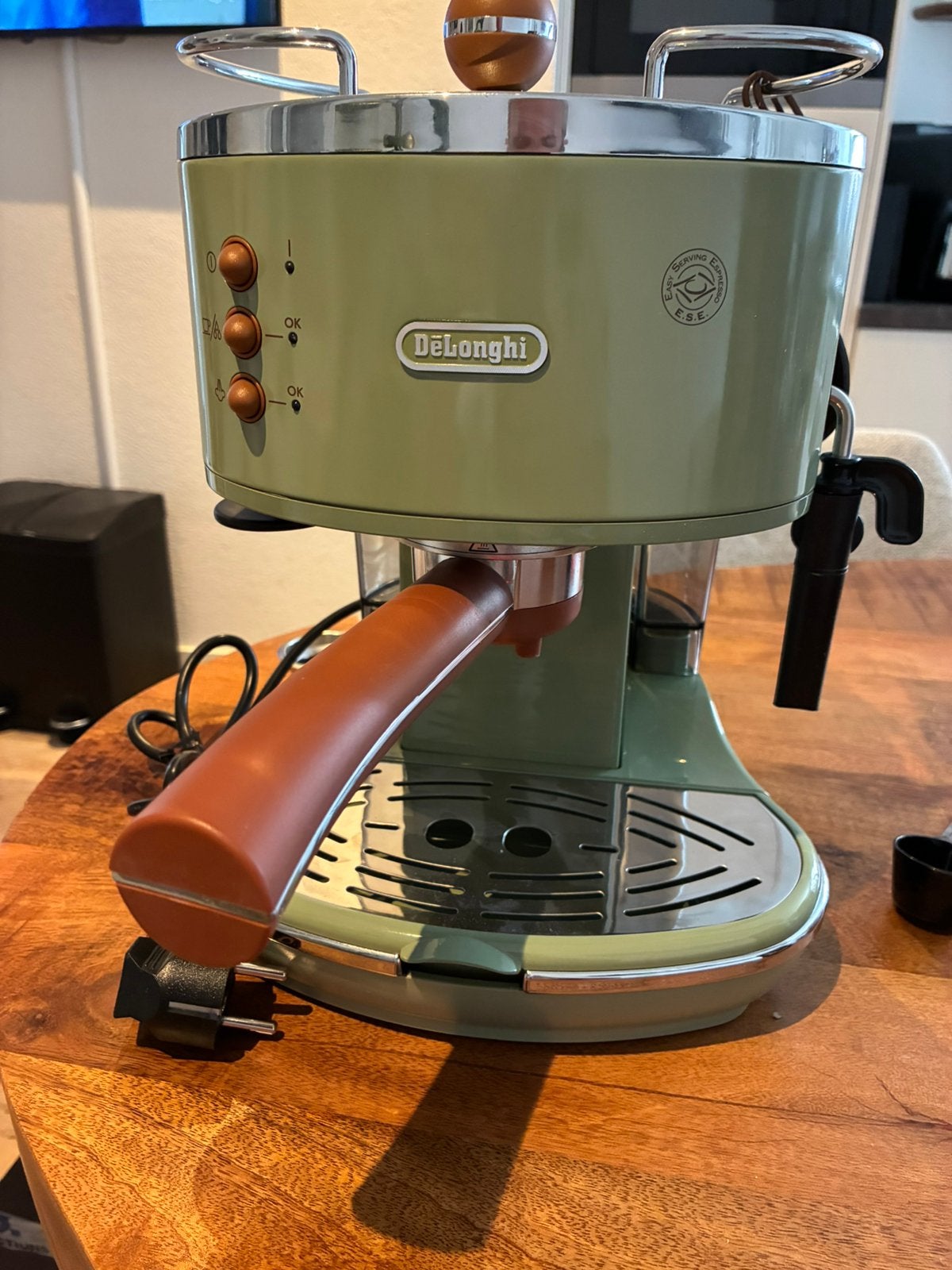 Delonghi icona koffiezet appraat nieuw in doos, Ophalen of Verzenden, Nieuw, Koffiemachine, Afneembaar waterreservoir