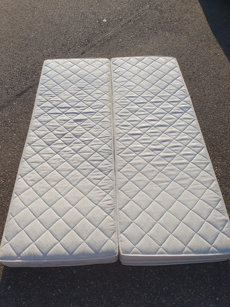 Gratis af te halen: 2 matrassen 70 x 200, Ophalen, Gebruikt, Matras, 200 cm