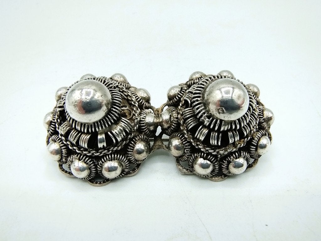 Zilveren broche gemaakt van keelknopen, 19e eeuws, Verzenden, Zilver, Broche
