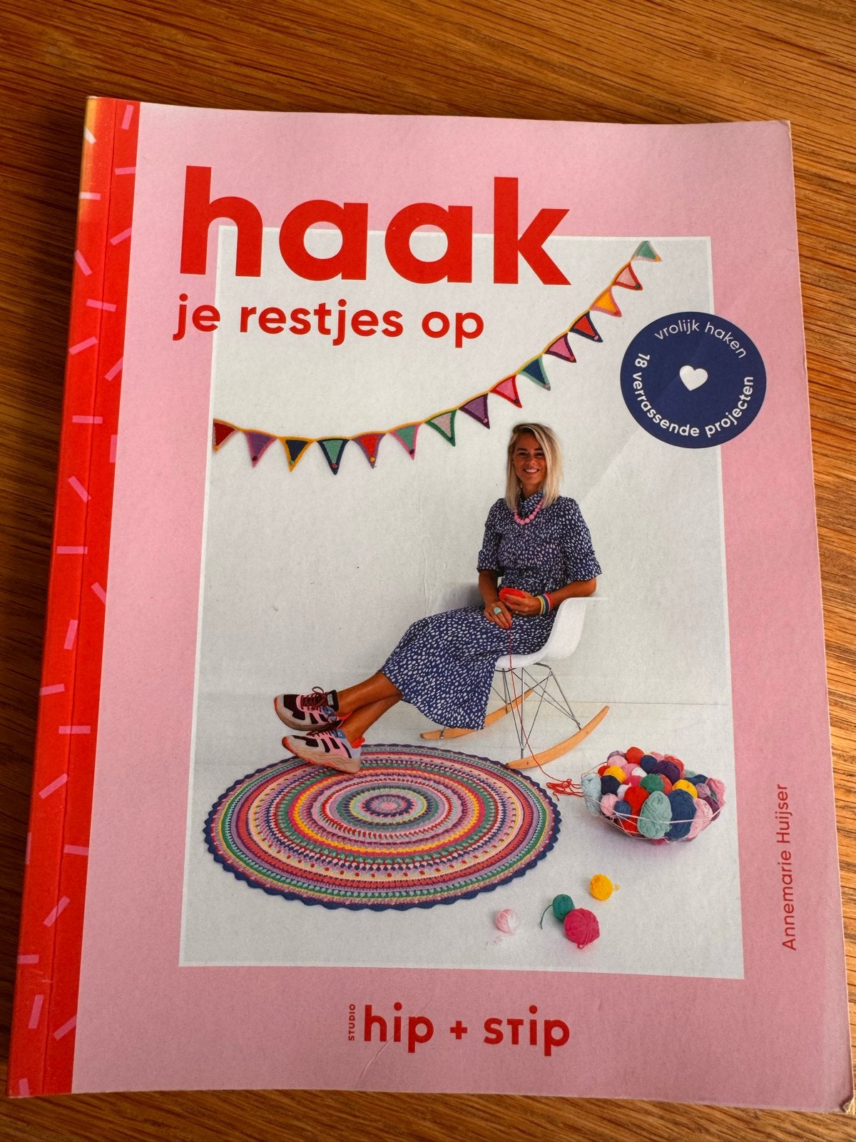Haak je restjes op - Annemarie Huijser (Boek), Ophalen, Zo goed als nieuw, Haken, Patroon of Boek