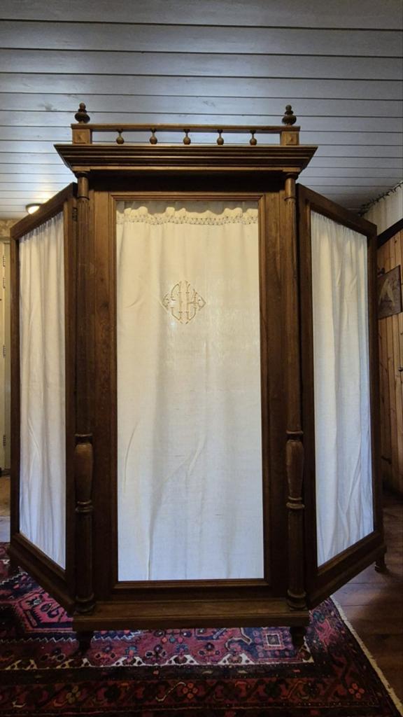 Antiek kamerscherm  uit Frans Klooster, Ophalen