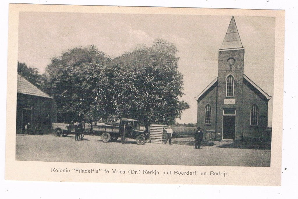 9 / VRIES : Kolonie Filadelfia - Kerkje met Boerderij, Verzenden, 1920 tot 1940, Ongelopen, Drenthe