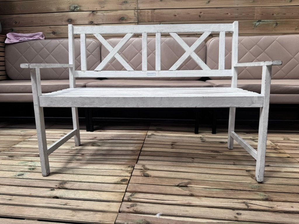 Witte houten tuinbank 2-zits – stevig en sfeervol, Tuin en Terras, Ophalen, Gebruikt, Hout, Info@budgetbike.nl