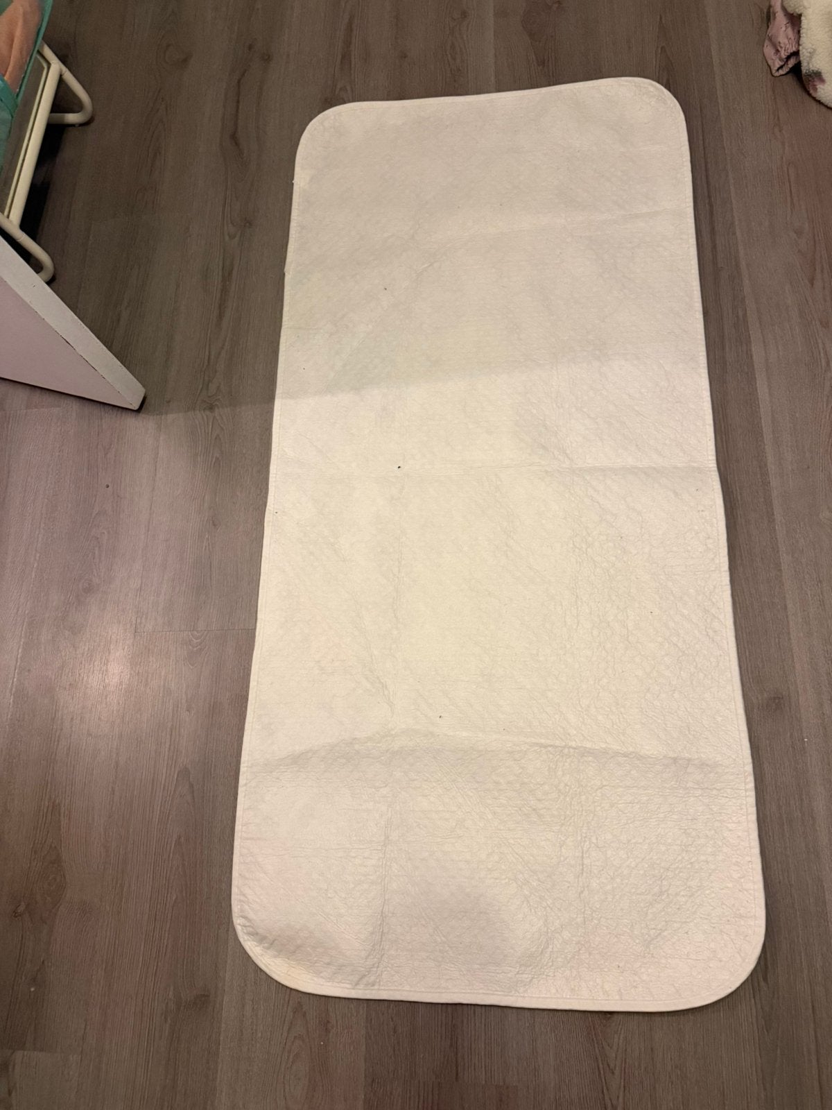 Matras beschermer/onderlegger 140x70, Ophalen, Zo goed als nieuw, Wit, Jongetje of Meisje