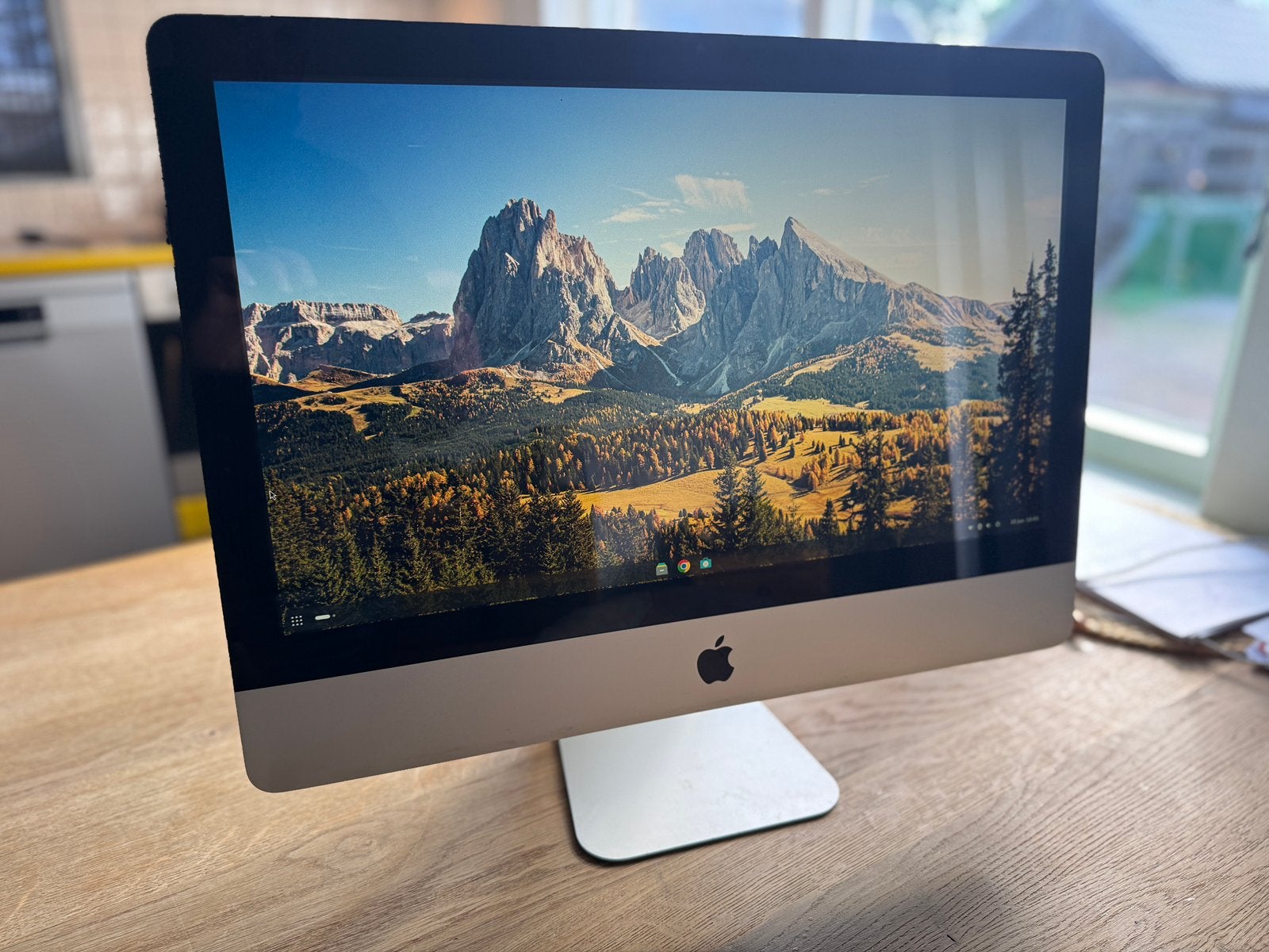 Imac computer 10.1, draait op linux, Computers en Software, Ophalen of Verzenden, Zo goed als nieuw, IMac