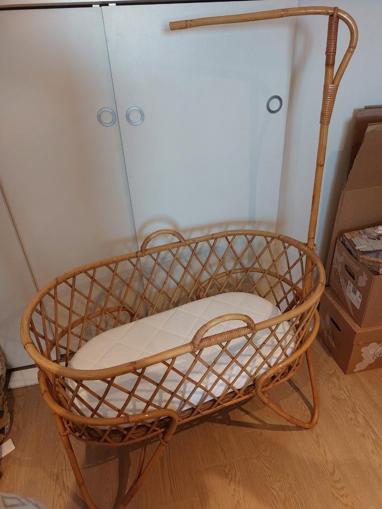 Rotan wiegje, Kinderen en Baby's, Babywiegjes en Ledikanten, Ophalen, Zo goed als nieuw, Wieg