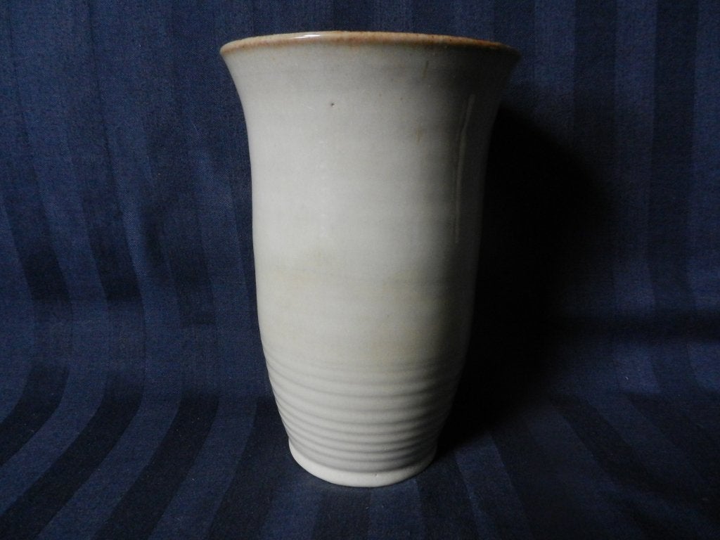 Brouwer aardewerk wit grijs geglazuurde vaas h. 17,8 cm, Ophalen of Verzenden