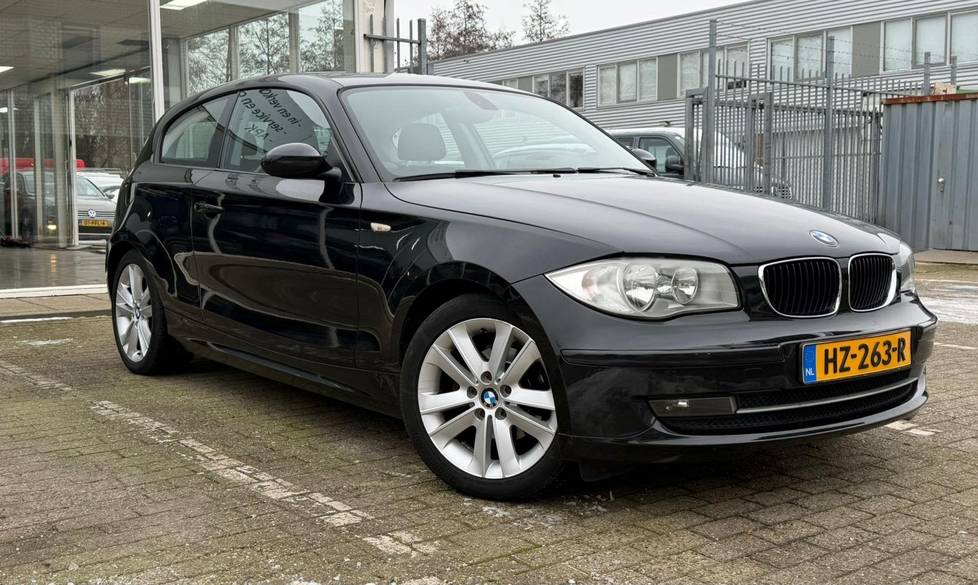 BMW 1-serie 118i Automaat, Zwart, 4 stoelen, Zwart, 650 kg