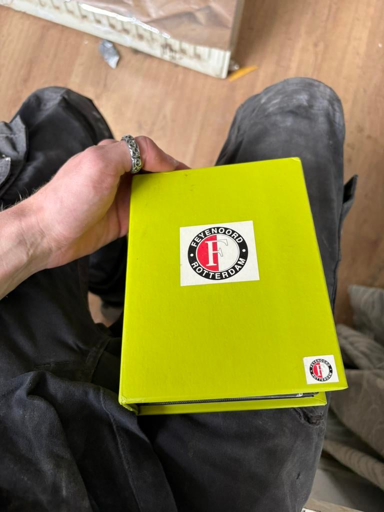 boek vol met spelers en handtekeningen van het jaar 03/04, Verzamelen, Ophalen, Zo goed als nieuw, Feyenoord, Boek of Tijdschrift
