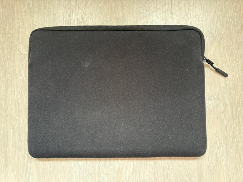 Pipetto laptop sleeve / laptophoes 13 of 14 inch, Computers en Software, Laptophoezen, Ophalen of Verzenden, 14 inch, Gebruikt
