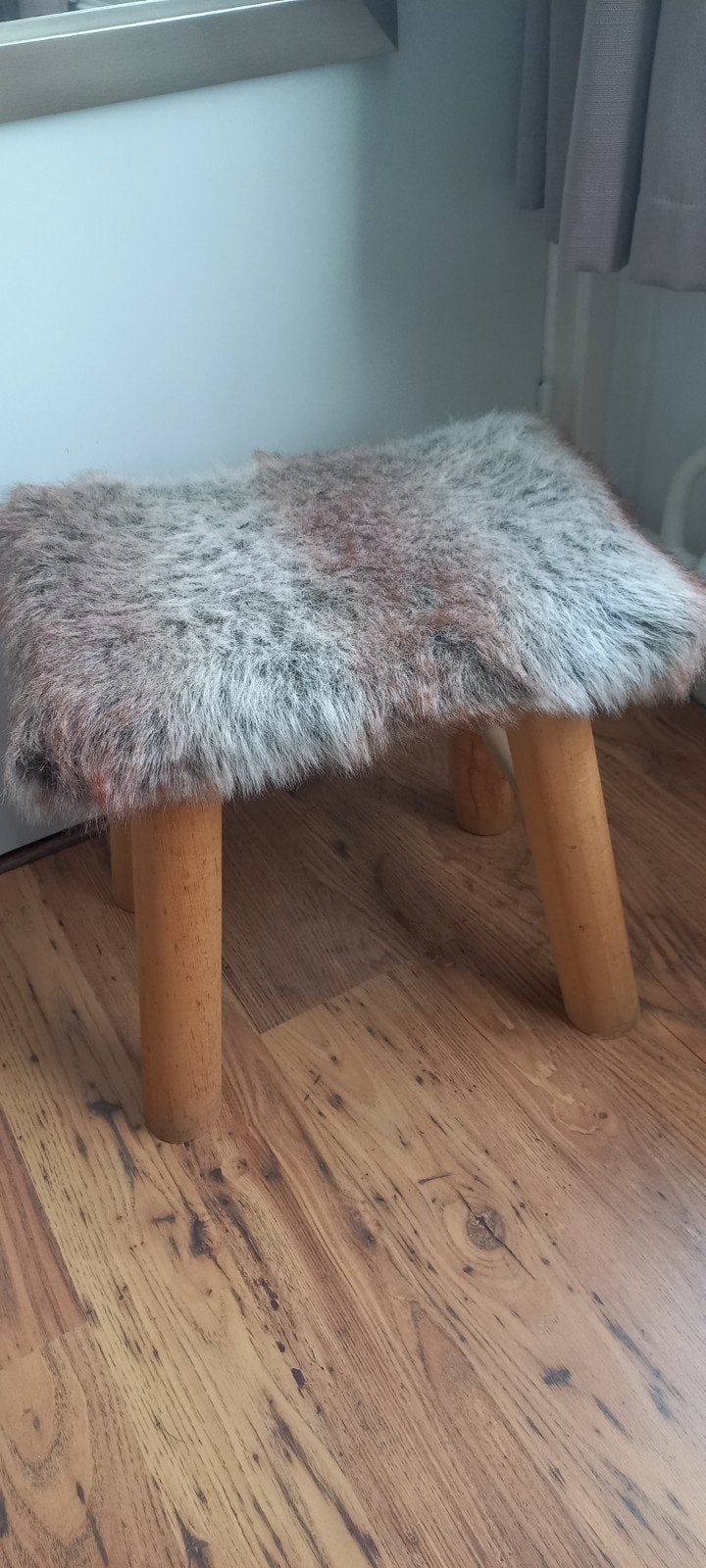 Stoer krukje/voetenbankje met houten poten, Ophalen, Hout