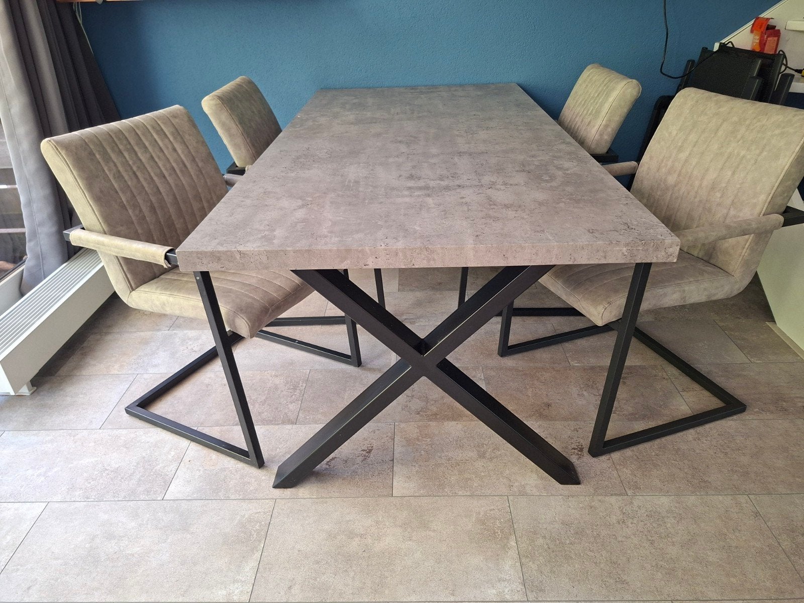 Eettafel met 4 stoelen, Gebruikt, Overige materialen, 150 tot 200 cm, Vier personen