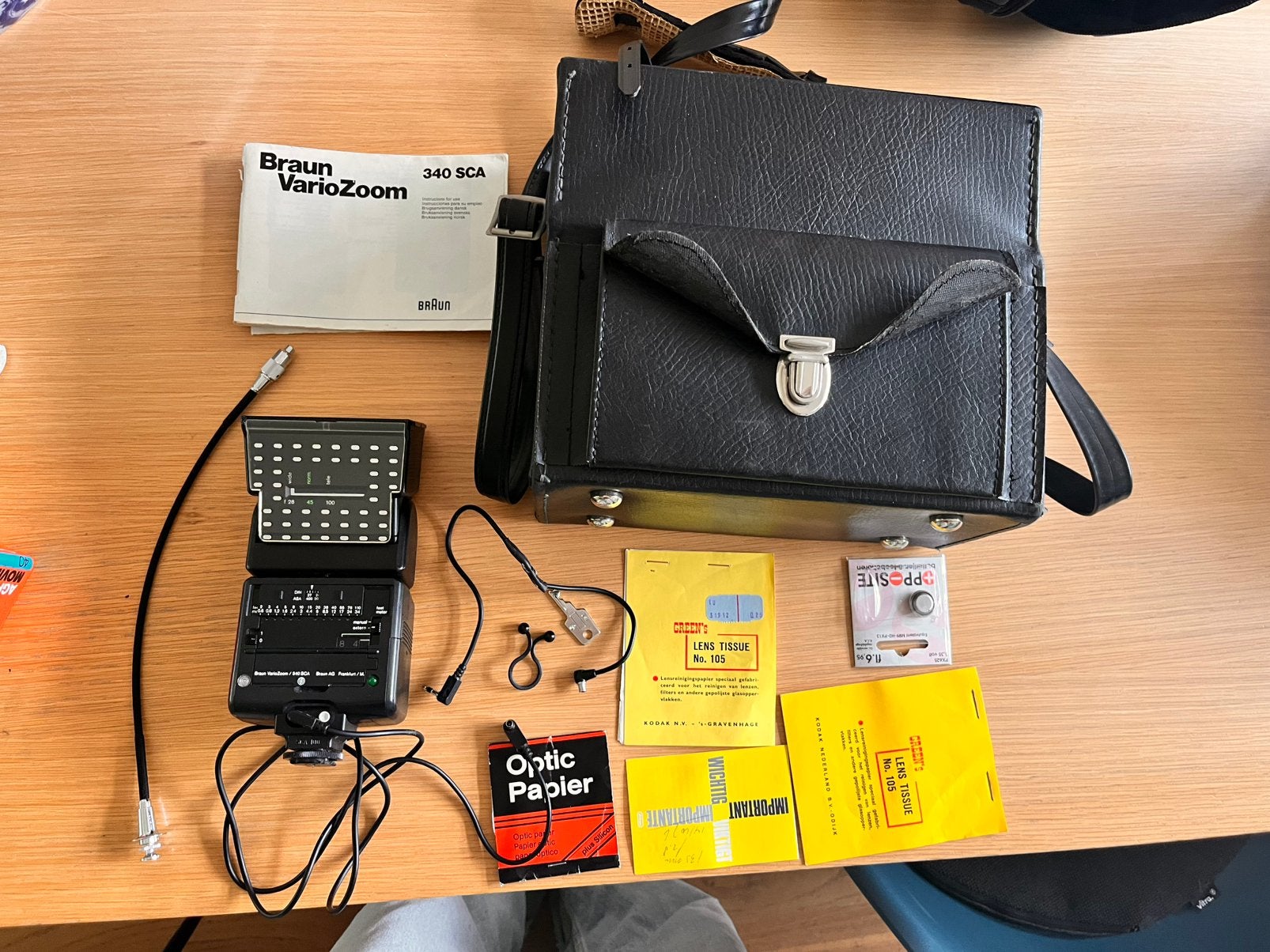 Braun VarioZoom 340 SCA flitser met tas en accessoires, Audio, Tv en Foto, Gebruikt, Externe flitser, Ophalen of Verzenden, Braun