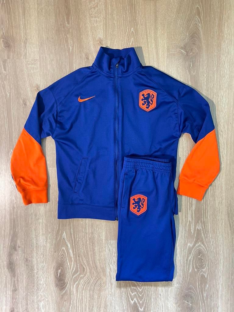 Nederlands elftal trainingspak Nike 24/26 Maat 122-128, Gebruikt, Jongen of Meisje, Sport- of Zwemkleding, Ophalen of Verzenden